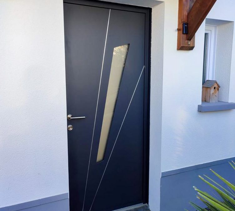 Remplacement d&rsquo;une porte d&rsquo;entrée à Saint-Herblain
