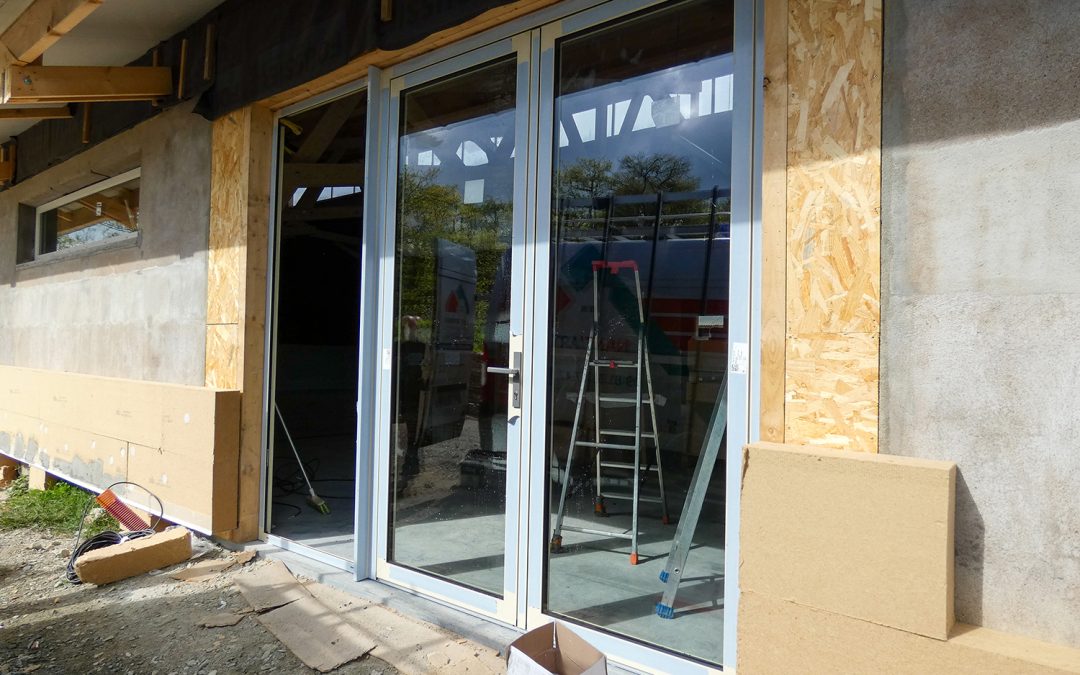 Pose d&rsquo;une porte d&rsquo;entrée K-Line City à Sucé-sur-Erdre